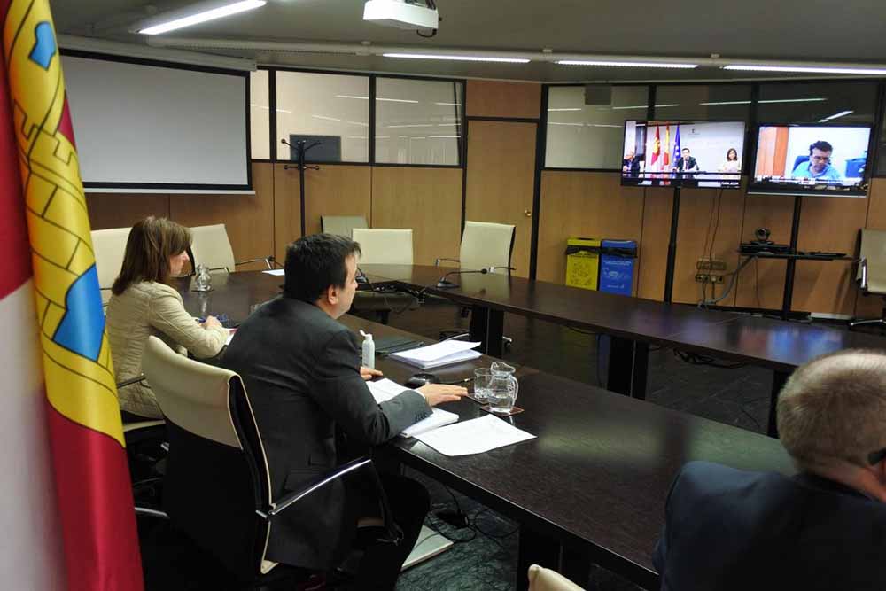 consejero de Agricultura, Agua y Desarrollo Rural mantiene una reunión por videoconferencia1