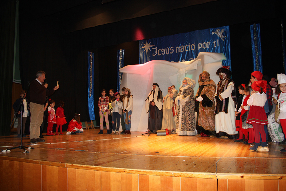 Cabalgata, pastorada alcalde entrega llave a reyes en escenario