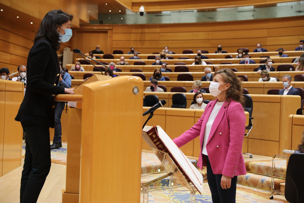 Aurelia Sánchez, adquiere condición de senadora, ante el Pleno de la Cámara
