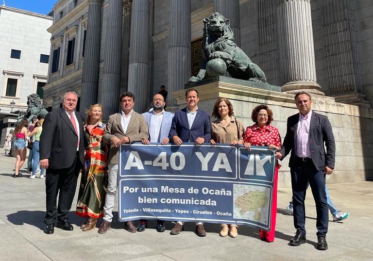 Velázquez con diputados nacionales y alcaldes Ocaña en Congreso - 170522