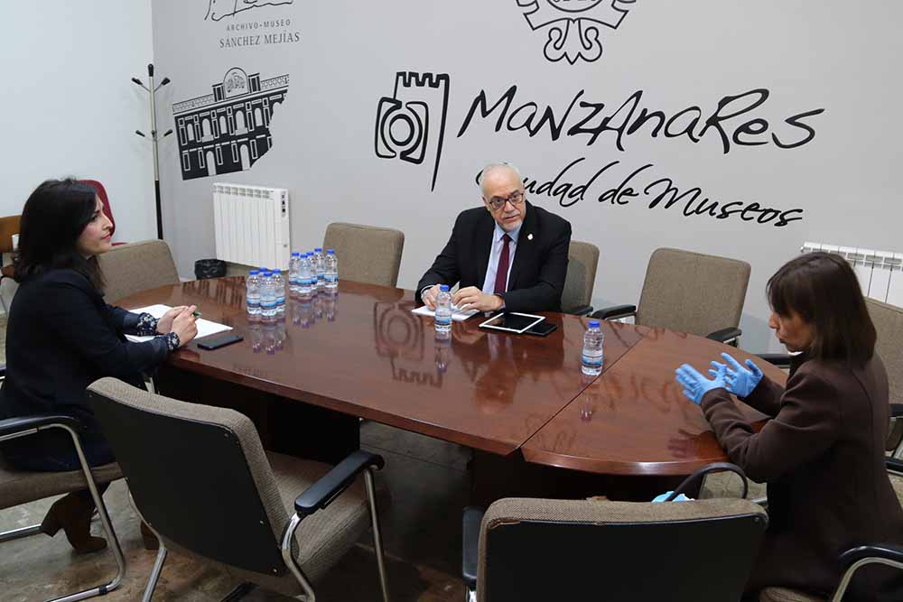 Manzanares reunion alcalde hosteleria