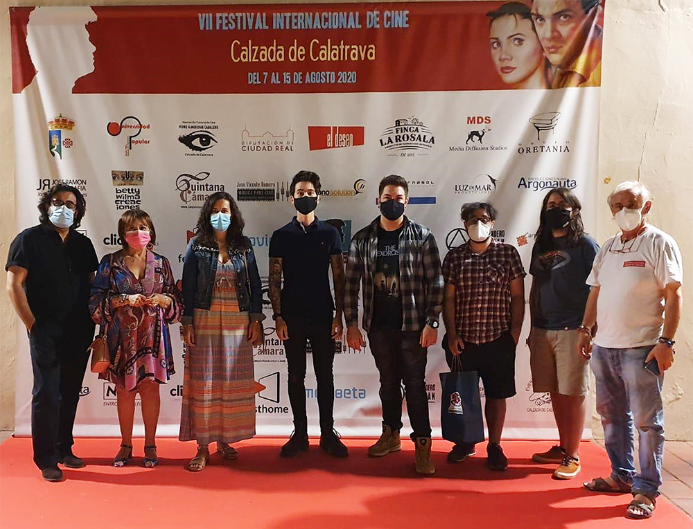 Autoridades, organización y cineastas posando en el photocall del VII Festival Internacional de Cine de Calzada de Calatrava