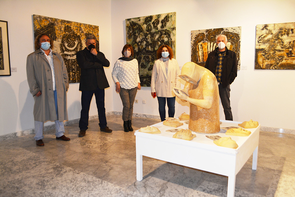 Cristina Cebas con algunos de los artistas de Sofismas (1) 20042021
