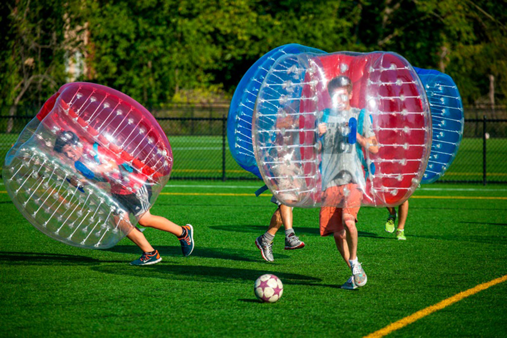 Una muestra del divertido 'fútbol burbuja'