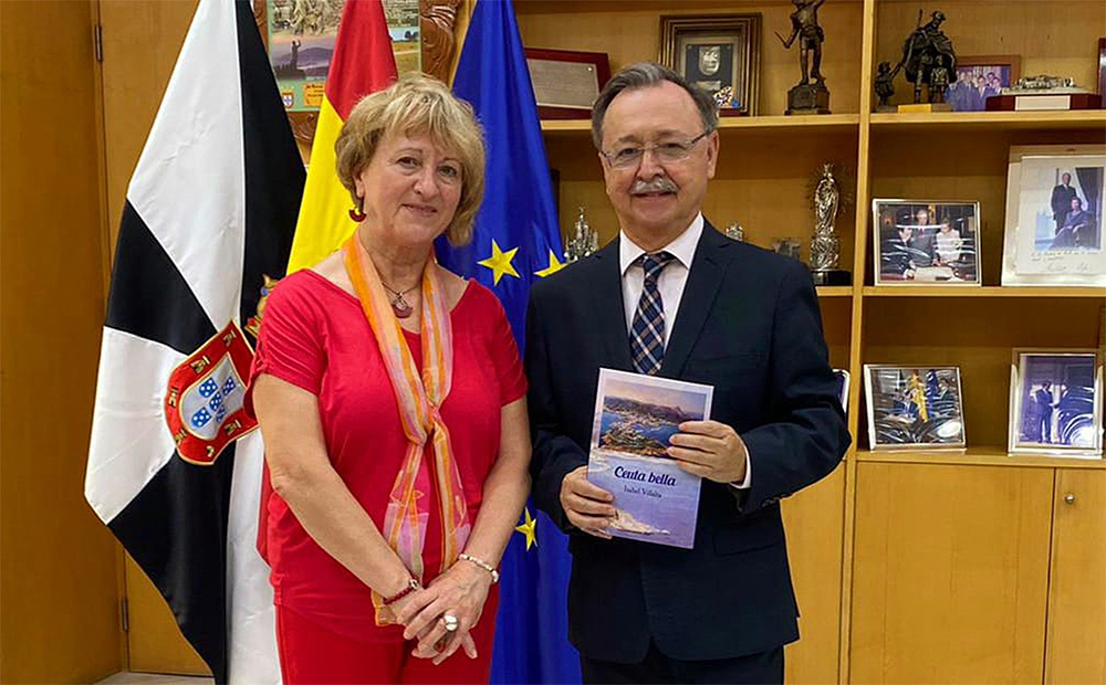 Isabel Villalta Villalta junto al presidente de la ciudad autónoma de Ceuta, Juan Vivas