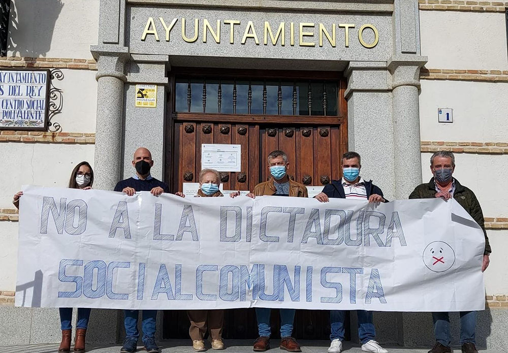 Protesta de los concejales del PP de Olías del Rey - 091121