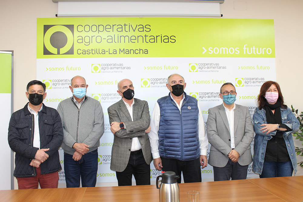 Organizaciones agrarias y Cooperativas Junto al pte de la Confederación Hidrográfica del Guadiana