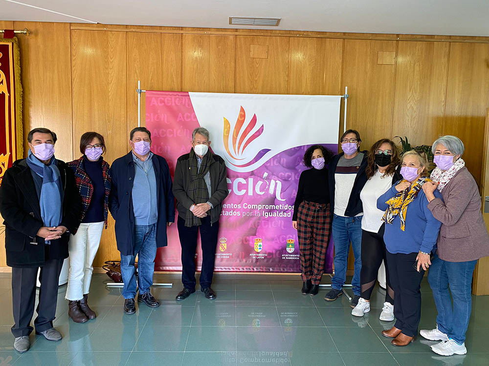 Ana Gómez con los alcaldes y concejalas de Igualdad 13032022