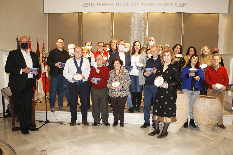 Imagen de los participantes en el XIII Encuentro Oretania de Poetas 'Palabras de barro' en Alcázar de San Juan