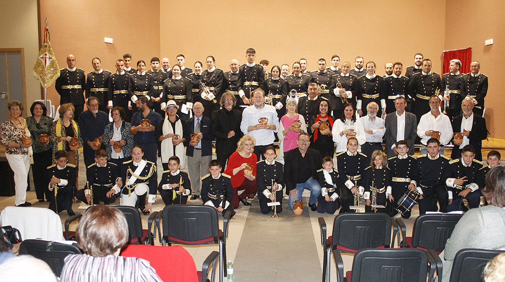 Foto de familia de los participantes en el XIV Encuentro Oretania de Poetas de la provincia de Ciudad Real celebrado en San Carlos del Valle