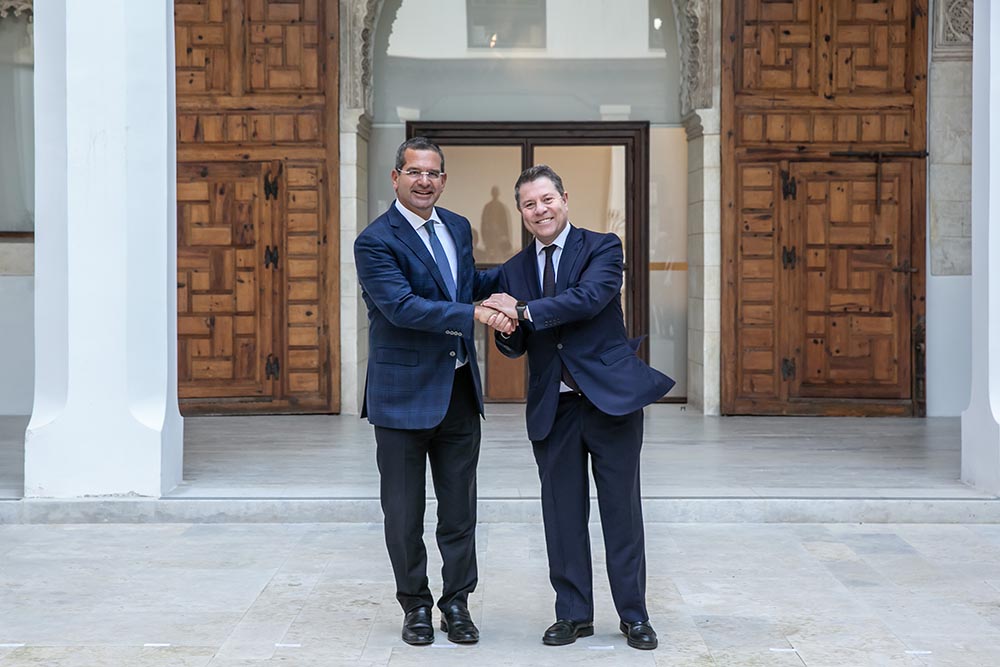 El presidente de Castilla-La Mancha Recibe al gobernador de Puer