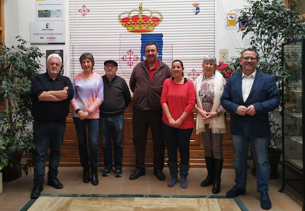 Representantes municipales de Granátula de Calatrava y organizadores del XV Encuentro Oretania de Poetas de la provincia de Ciudad Real