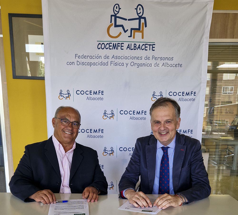 Marcelino Escobar y Antonio González firman convenio de colaboración